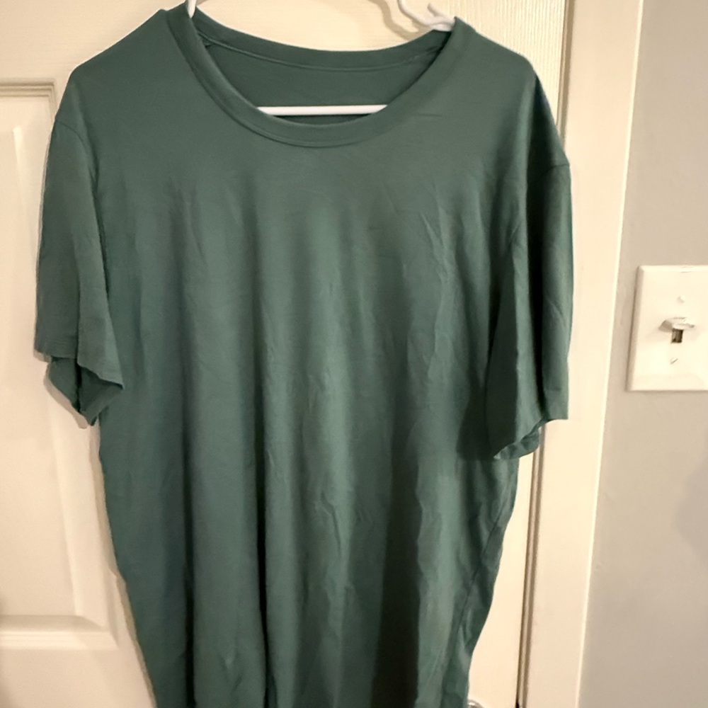 Lululemon Fundamental Tee (L)